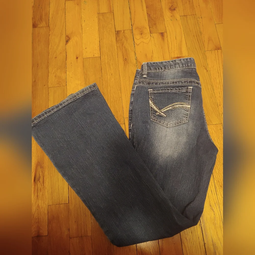 B2G1 FREE! Flare Reign Sandblasted Short Jeans - Picture 8 of 10